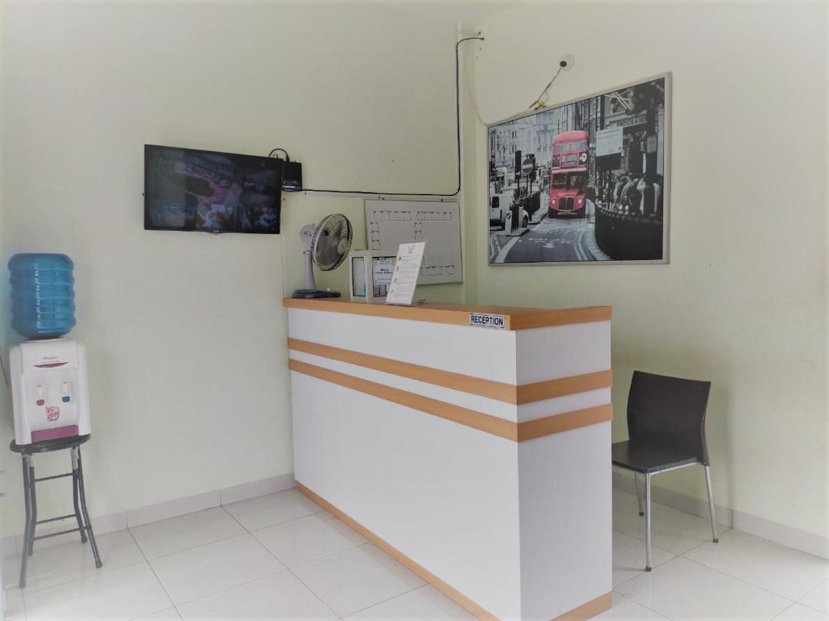 Hotel The Village Syariah Pekanbaru Exterior photo